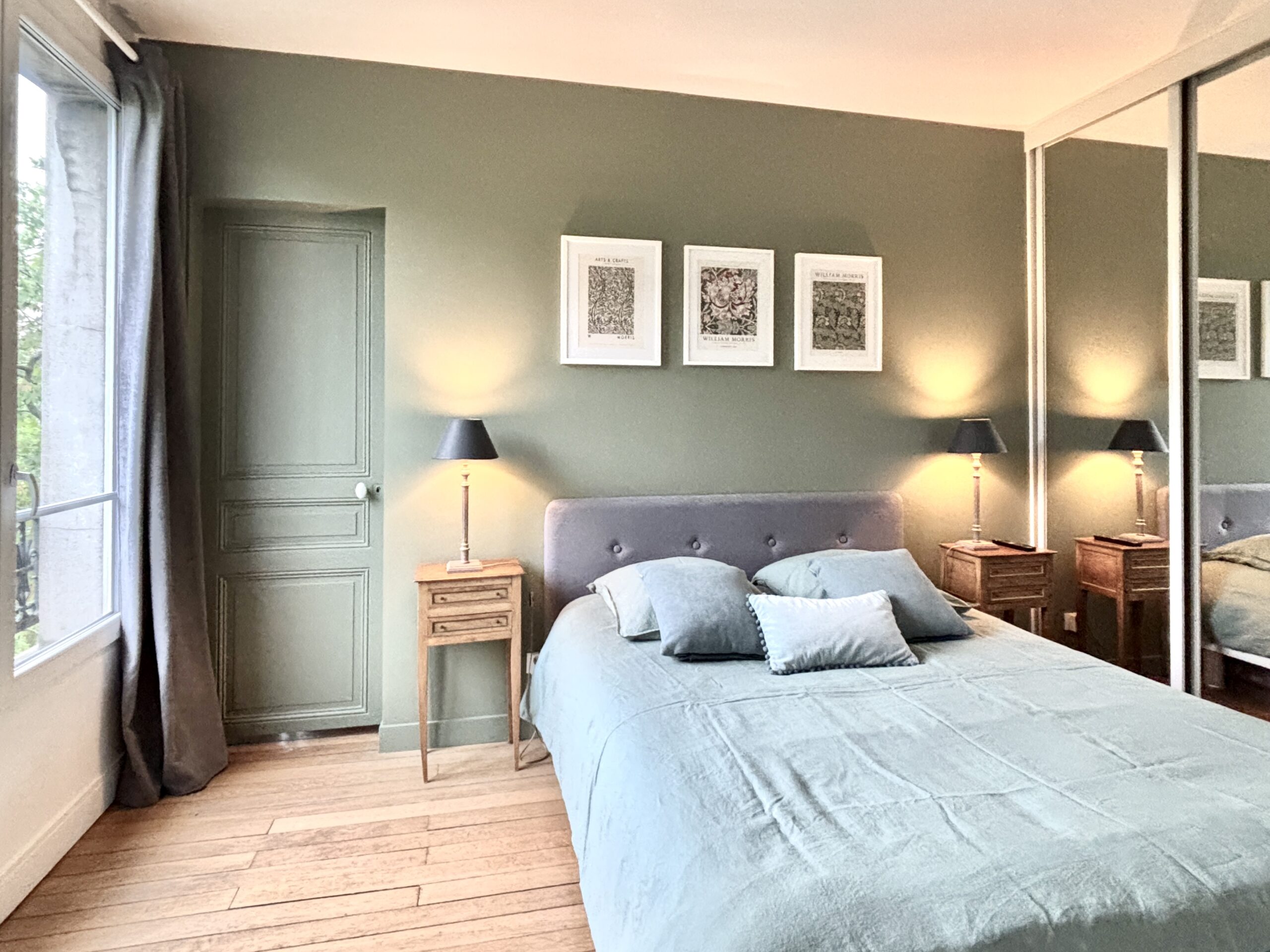 Chambre avec rangements intégrés – Duplex Boulogne-Billancourt